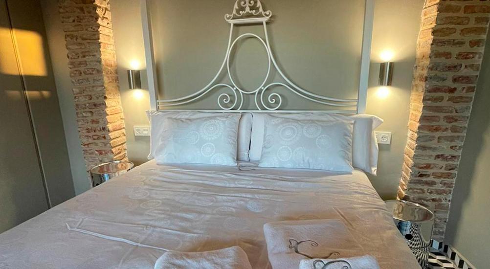 Hotel Rural La Casa De Carlota Montanchez Ngoại thất bức ảnh