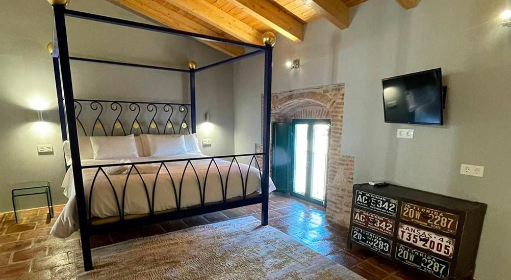 Hotel Rural La Casa De Carlota Montanchez Ngoại thất bức ảnh
