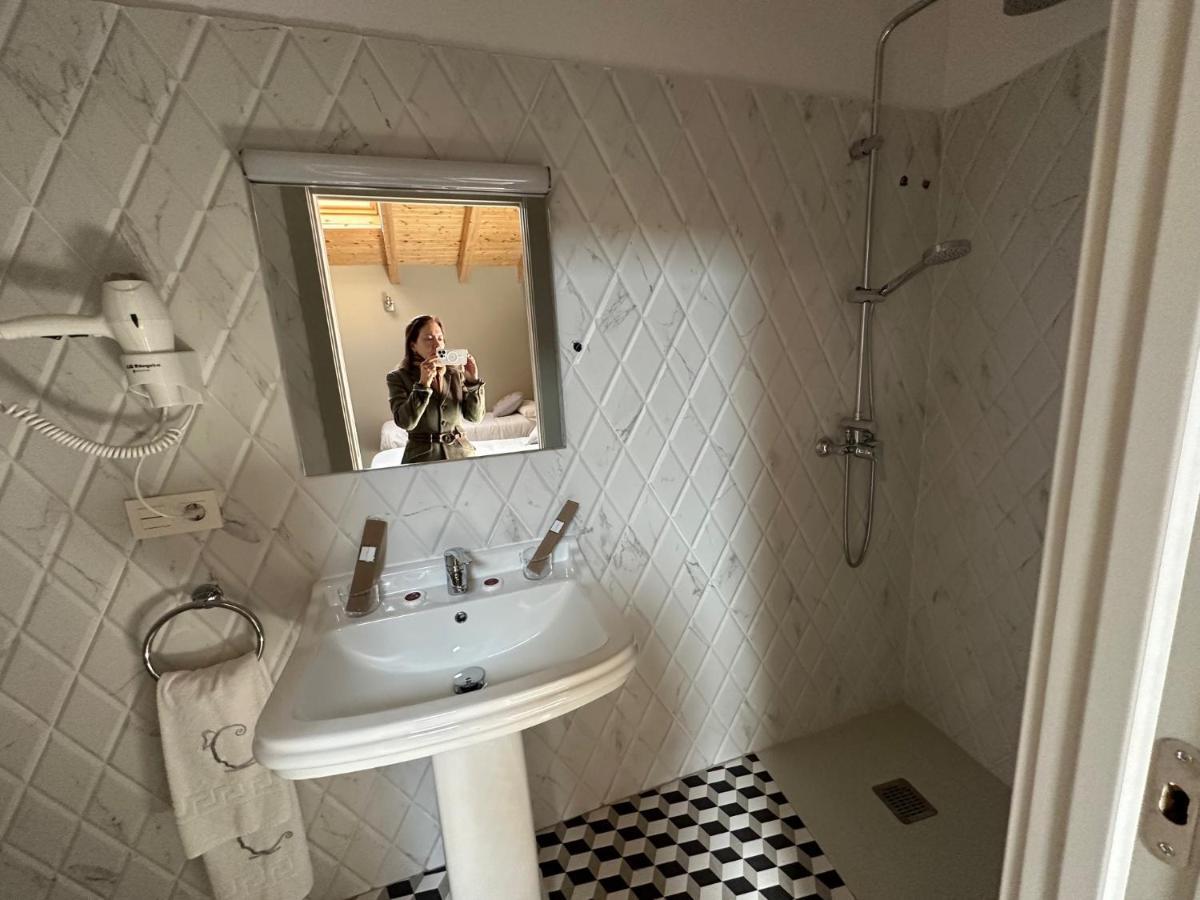 Hotel Rural La Casa De Carlota Montanchez Ngoại thất bức ảnh